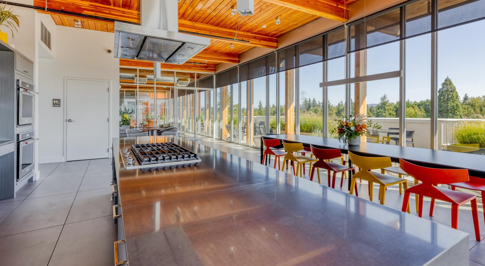 Take advantage of all Arras has to offer a room with tables and chairs